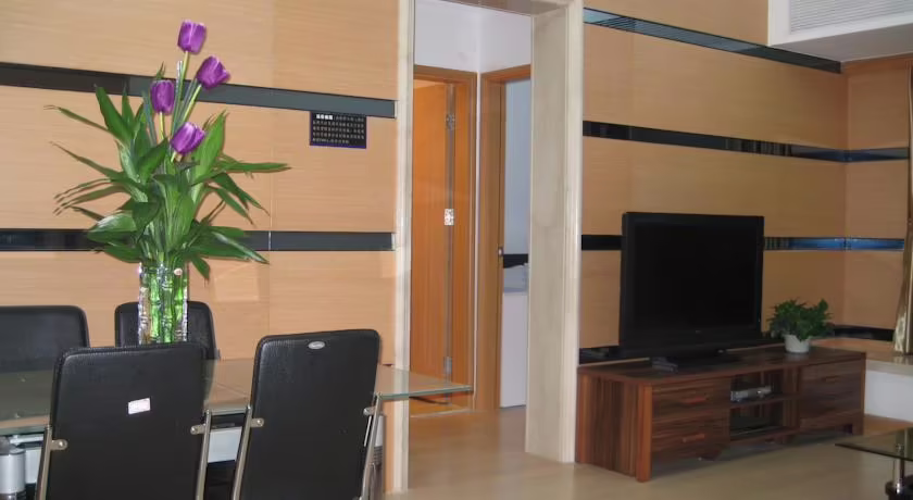 SHE & HE HUIFENG APARTMENT HOTEL