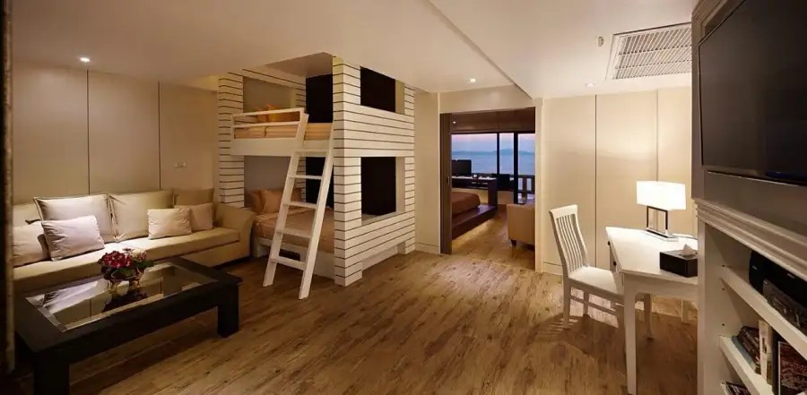 GOLDEN CLIFF HOUSE