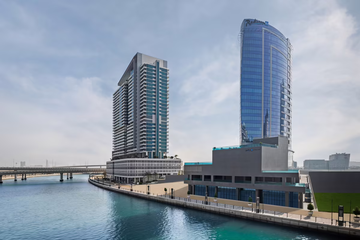 RADISSON BLU HOTEL DUBAI CANAL VIEW