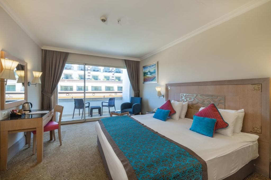 CRYSTAL DE LUXE COMFORT COLLECTION (EX. CRYSTAL DE LUXE RESORT & SPA)