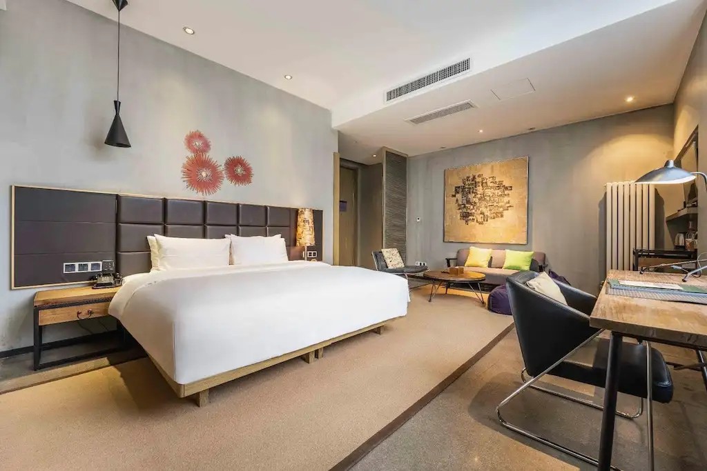 TIME TUNNEL DESIGNER HOTEL XI AN