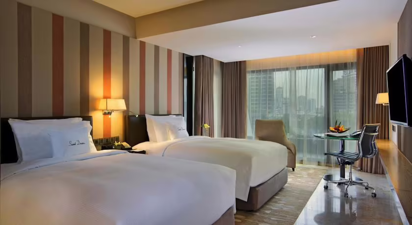 DOUBLETREE BY HILTON SUKHUMVIT BANGKOK (EX. THE IMPERIAL TARA)