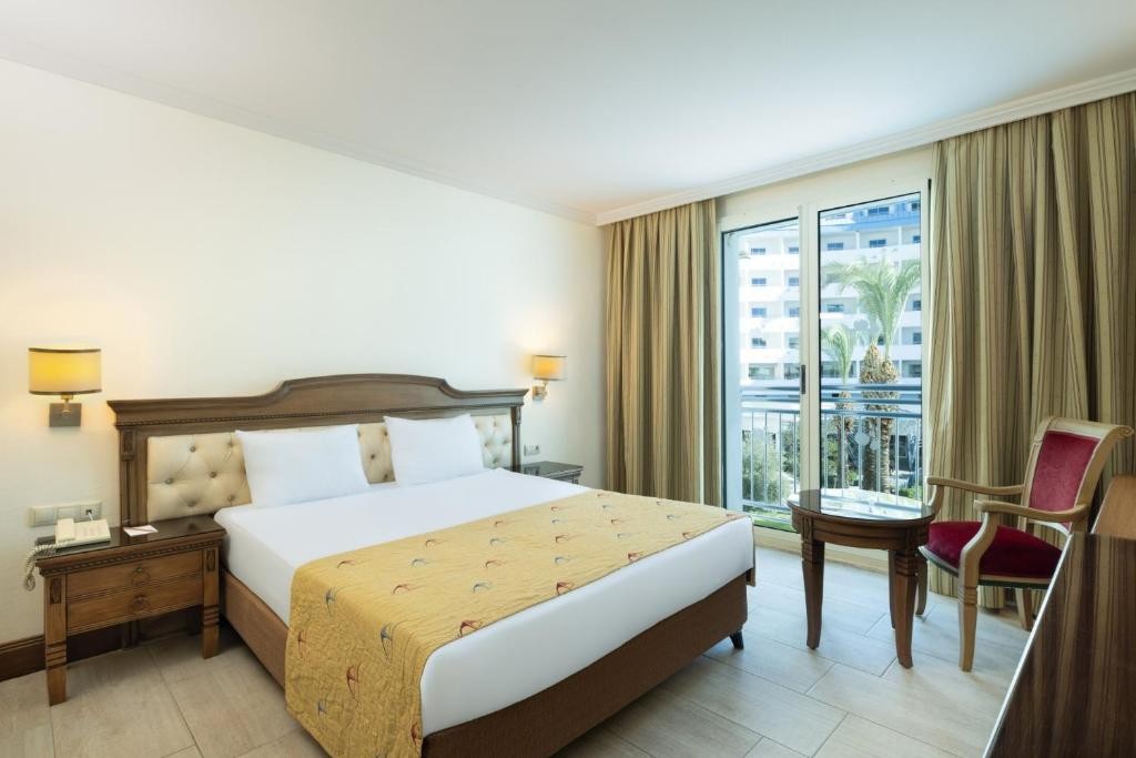 CRYSTAL ADMIRAL AQUA COLLECTION (EX. CRYSTAL ADMIRAL RESORT SUITES & SPA)