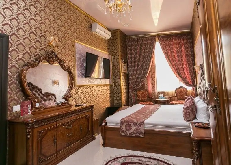 GOLDEN HOUSE (ГОЛДЕН ХАУС)