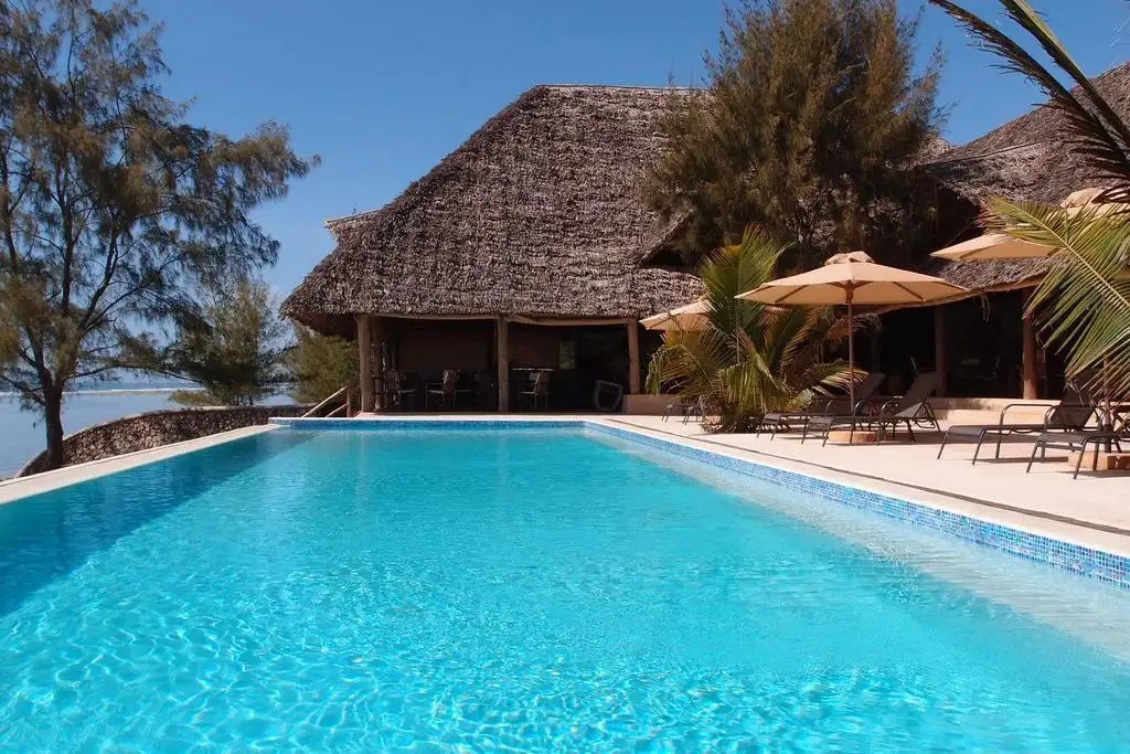 SUNSHINE MARINE LODGE