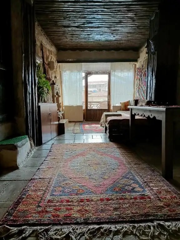 NATURELS CAVE HOUSE