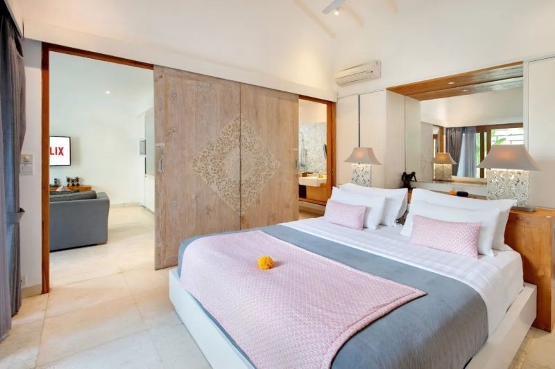 1 bedroom villa private pool and bathtub