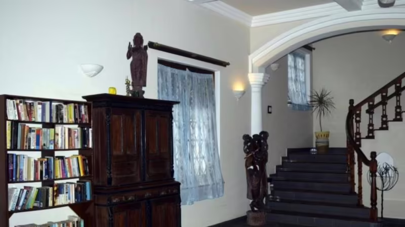 BLUE SWAN INN