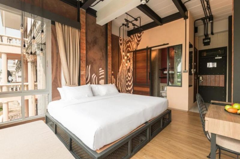 premier deluxe sea / swimming pool view