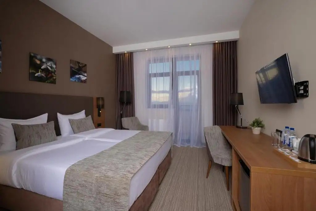 SKI INN SPA HOTEL