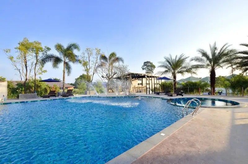 LAKKHANA POOLSIDE RESORT