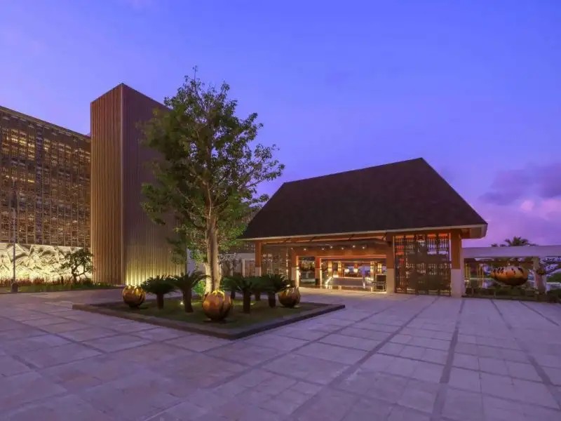 PULLMAN LOMBOK MANDALIKA BEACH RESORT