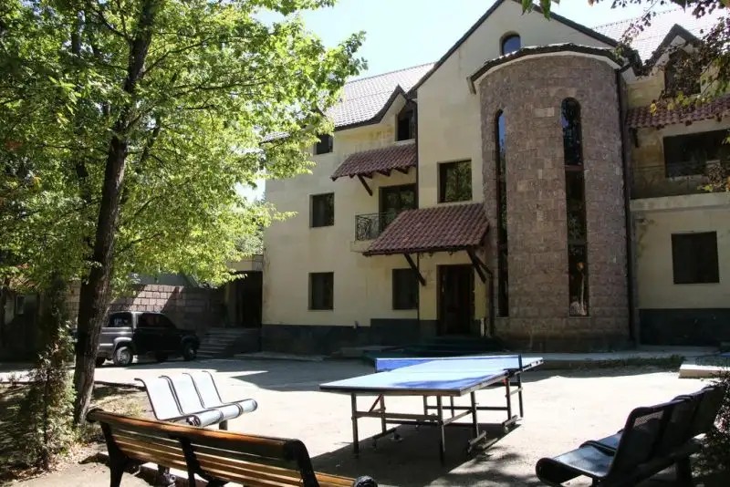 TSAGHKATUN
