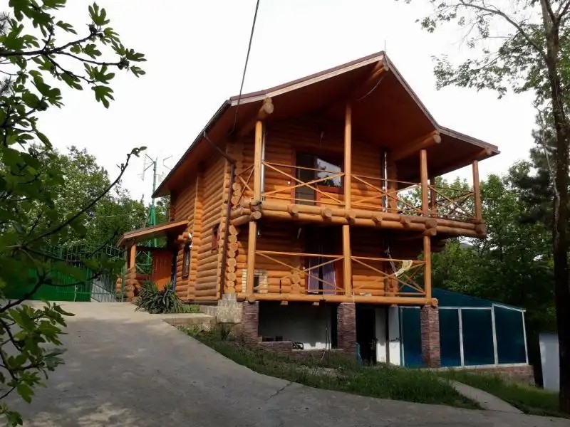 ГОСТЕВОЙ ДОМ В ЛЕСУ У МОРЯ