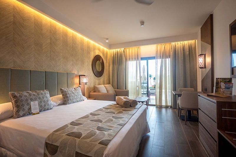 junior suite swim up