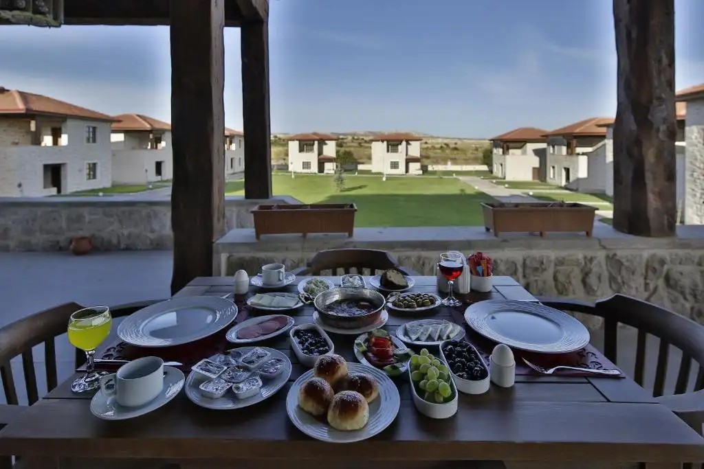 ELEVRES STONE HOUSE