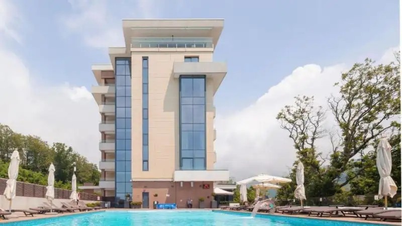 LAVICON HOTEL COLLECTION (EX. HELIOPARK NEBUG)