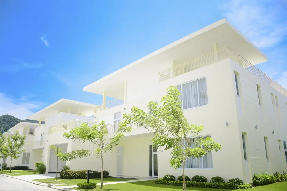 DIAMOND BAY GOLF & VILLAS