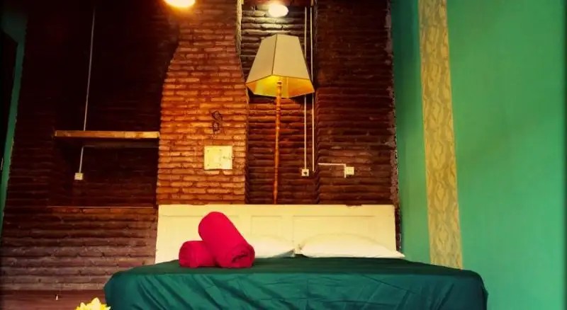 LEVIATHAN HOSTEL