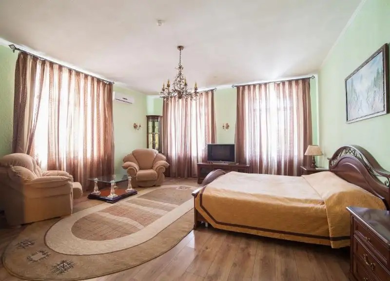 FAMILY HOTEL