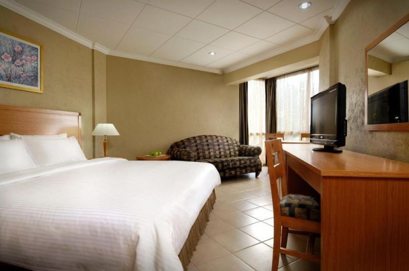 standard room family plan