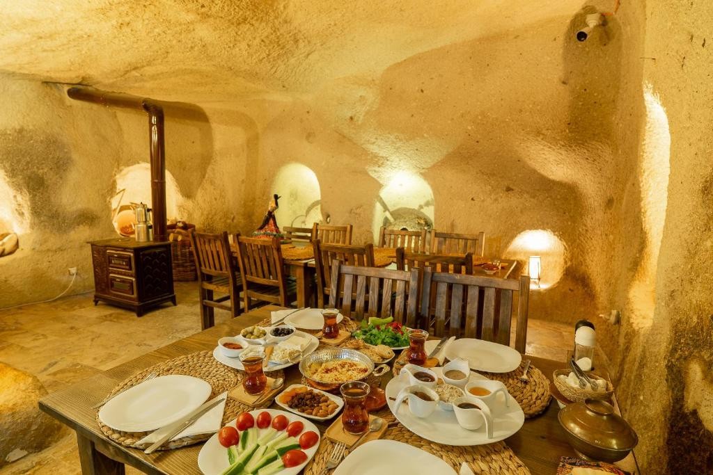 CAPPADOCIA INANS CAVE