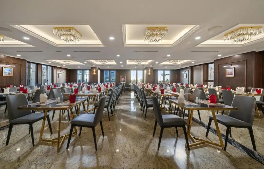 GOLDEN LOTUS LUXURY HOTEL