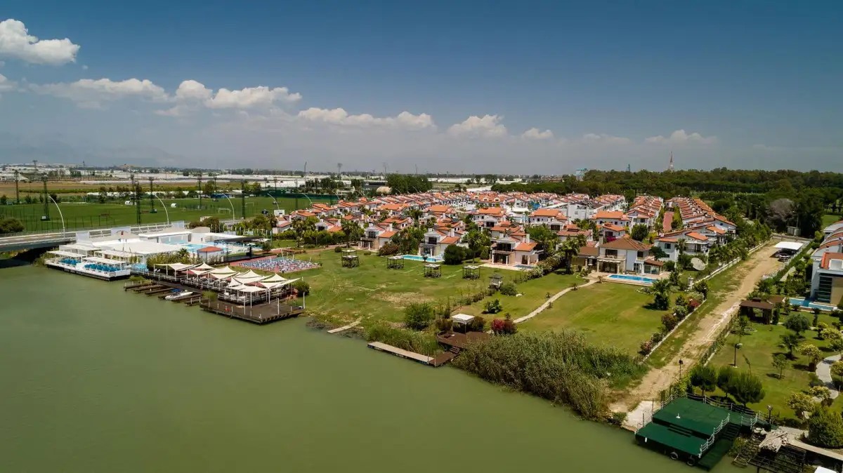 LARISSA RIVER RESORT