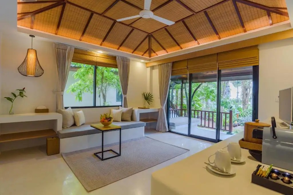 PARADISE BEACH RESORT