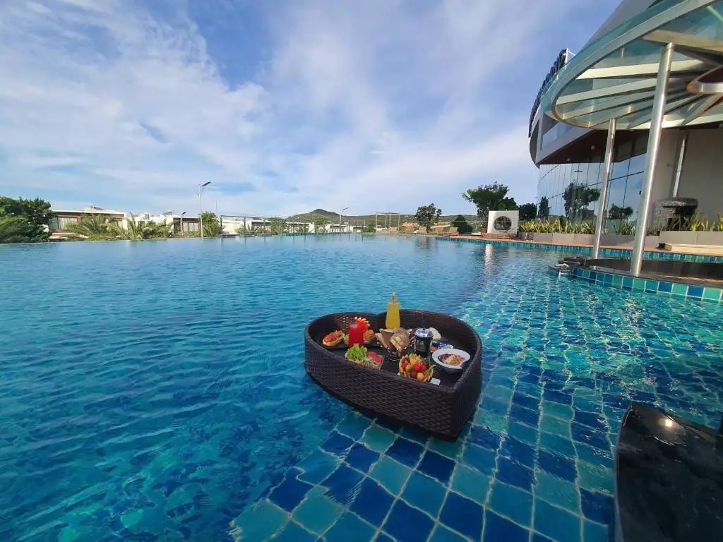 WYNDHAM GRAND KN PARADISE CAM RANH