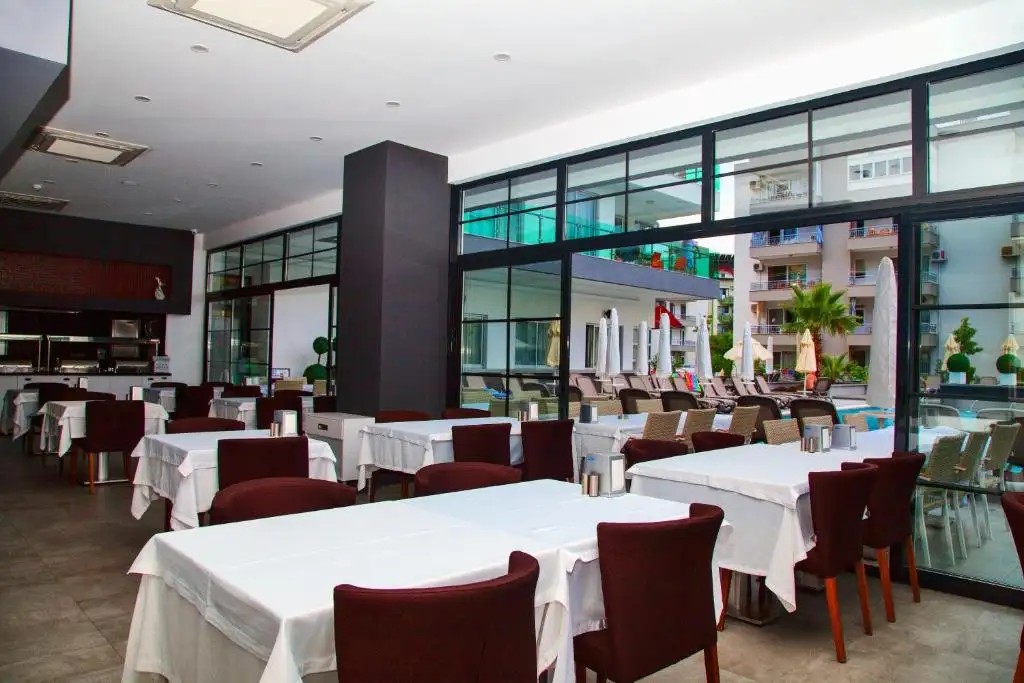 GREEN GARDEN SUITE