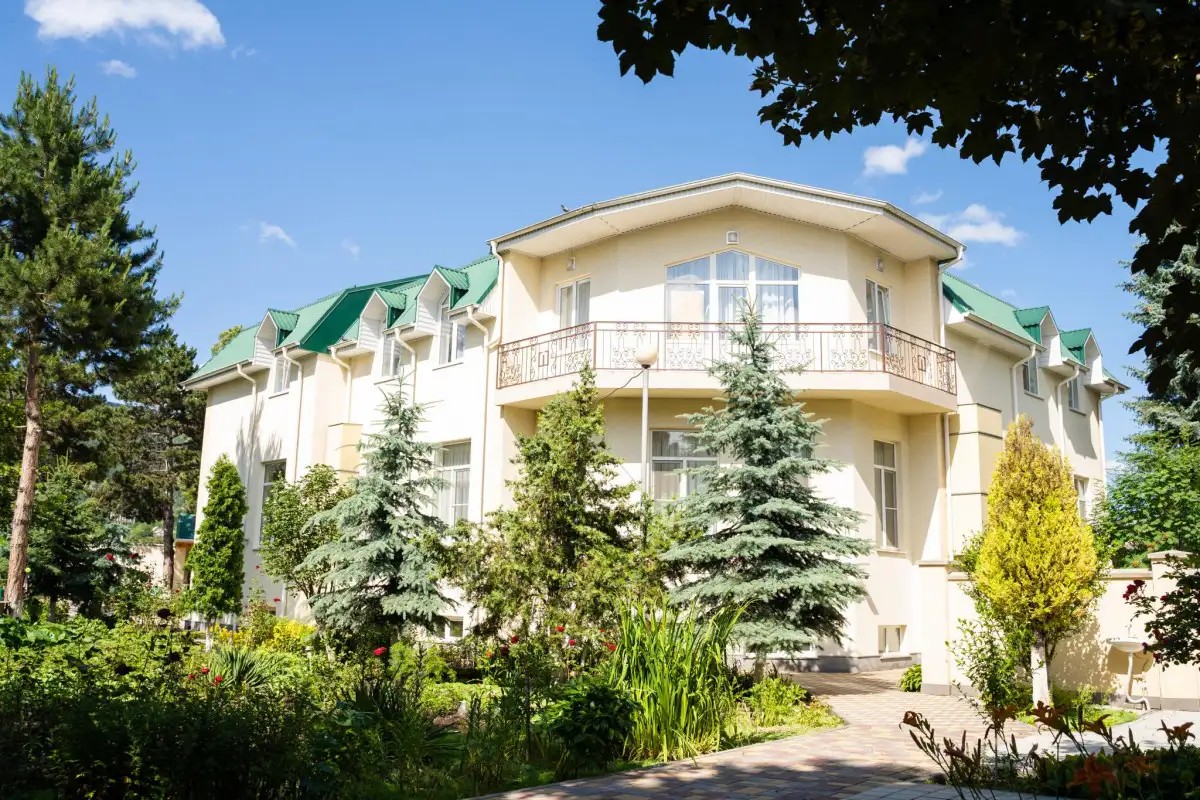 MOUNTAINS НЕЖИНСКИЙ