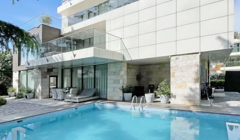 PULSAR VILLA DELUXE