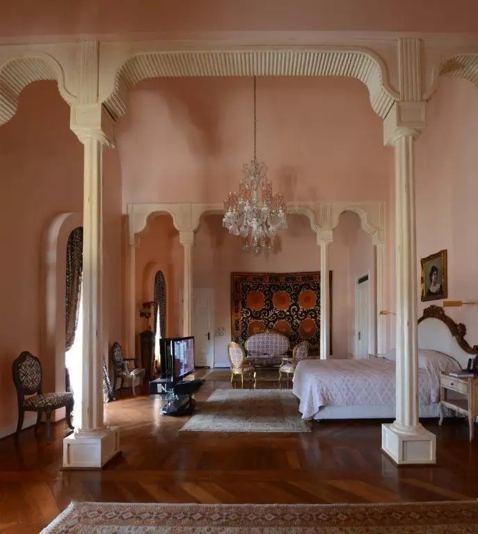 LA MAISON BLEUE