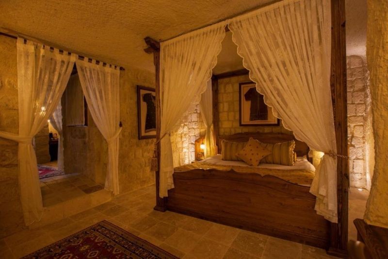 glorious cave suites