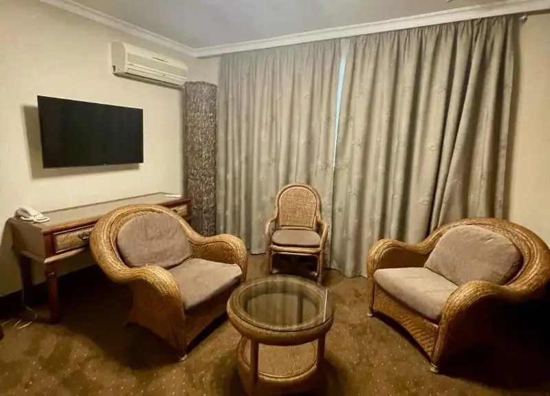 BRAUNI HOTEL (БРАУНИ)