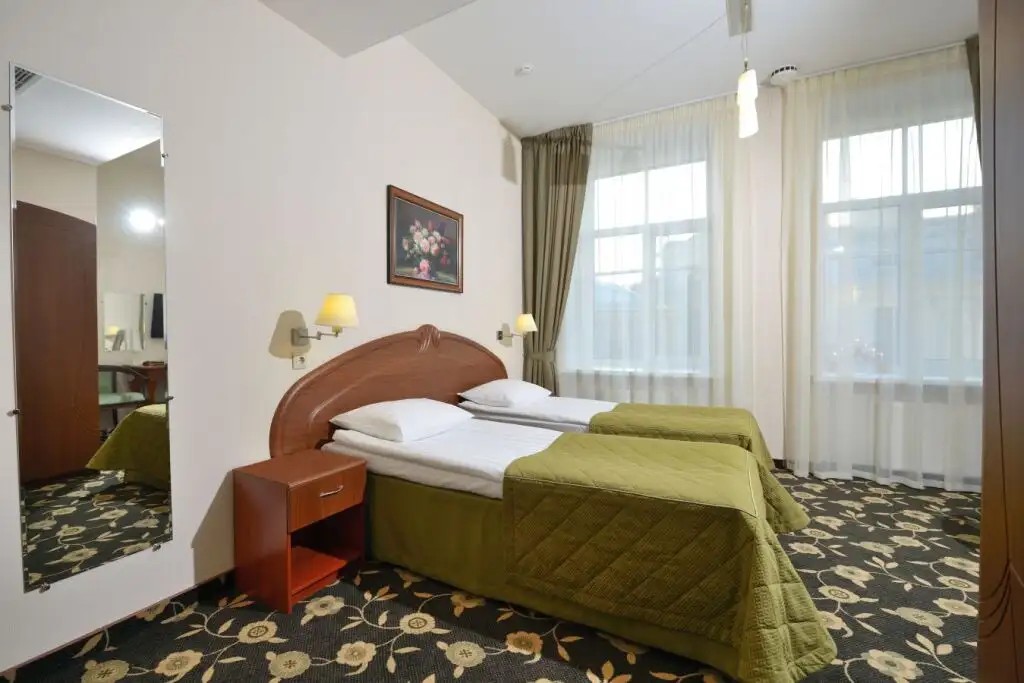 CRONWELL INN СТРЕМЯННАЯ