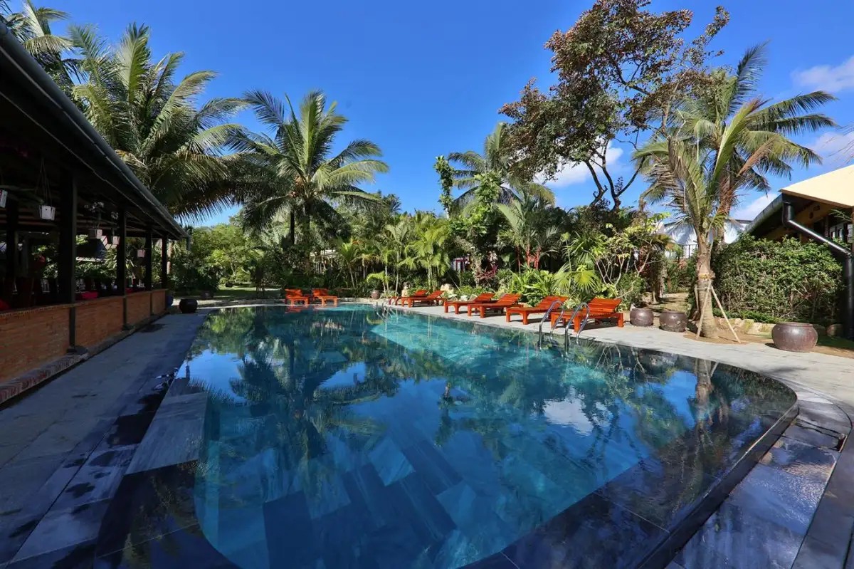 LA PALOMA RESORT