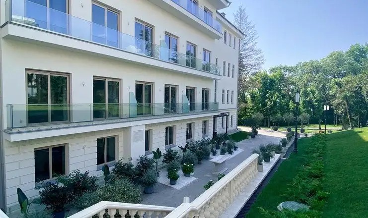 GRAND ROYAL RESIDENCES