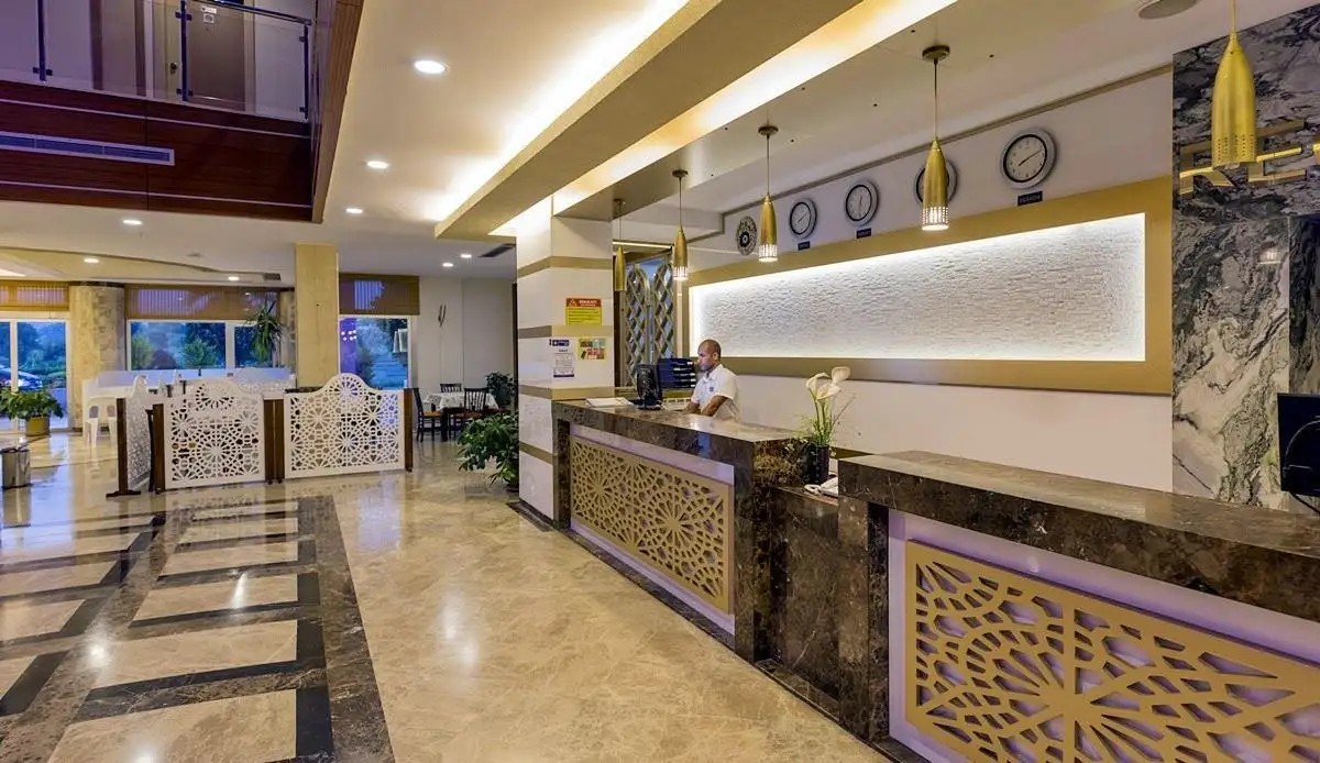 HOLIDAY GARDEN RESORT