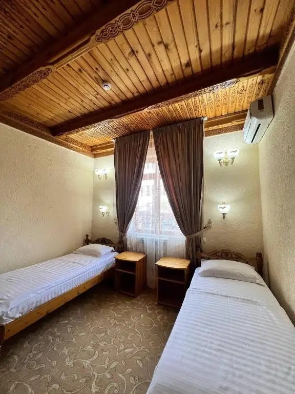 CARAVAN SERAIL
