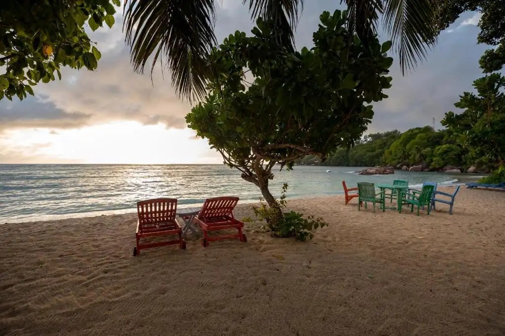 CROWN BEACH HOTEL