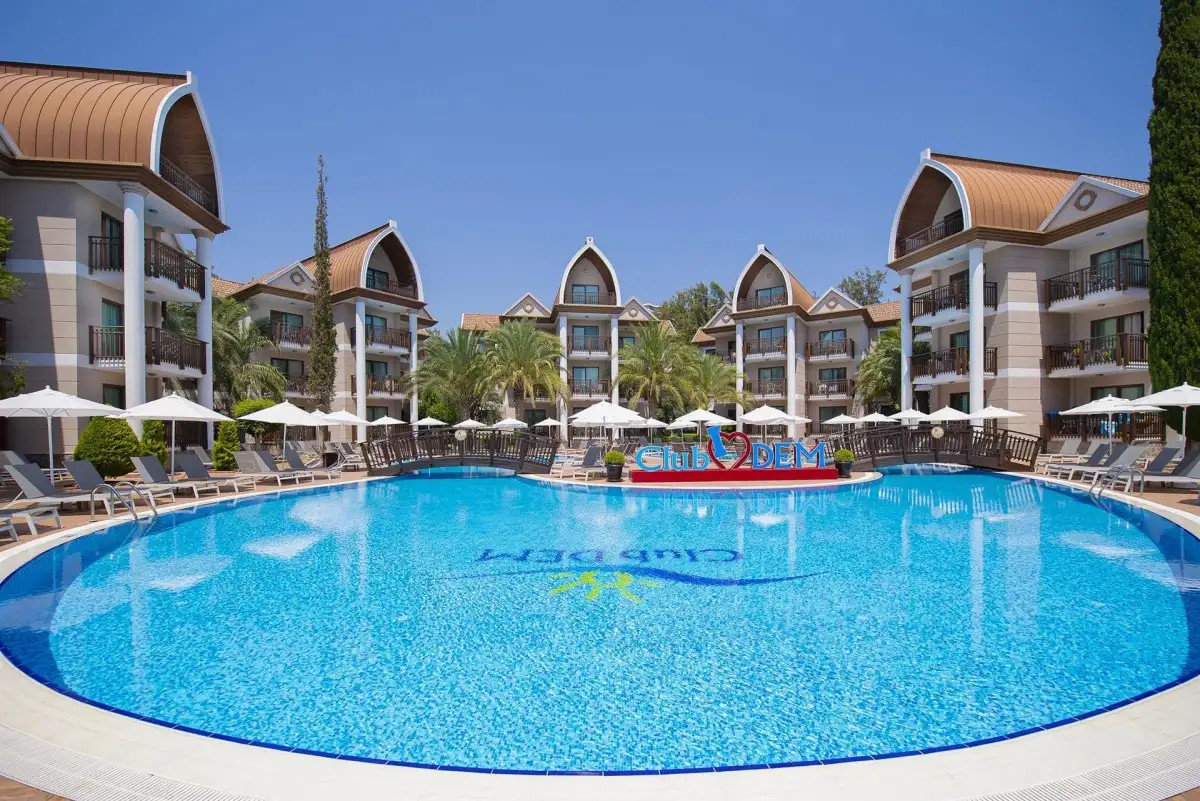 QUATTRO FAMILY CLUB DEM HOTEL HV-1