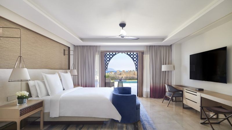 premier suite with pool king