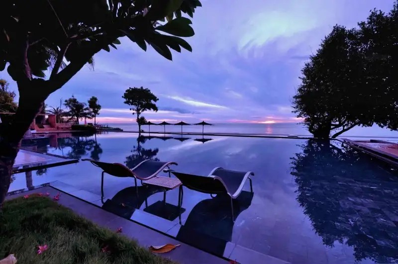 V VILLAS