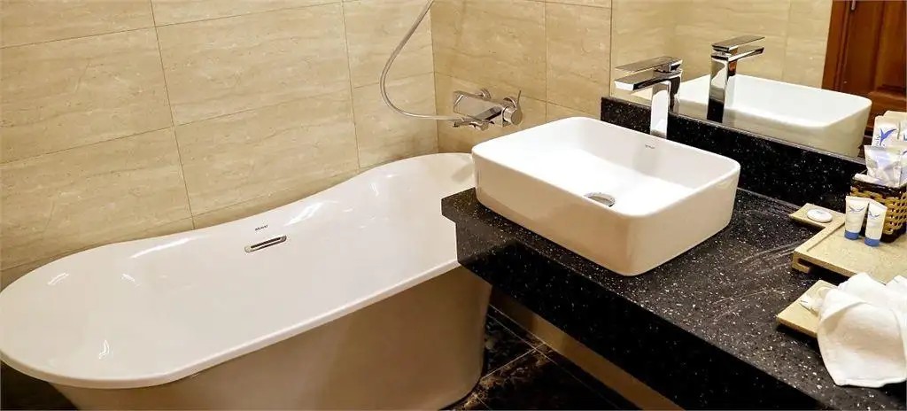 APUS INN