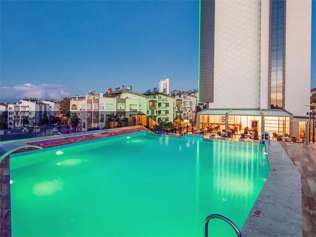 HOLIDAY INN ANTALYA LARA