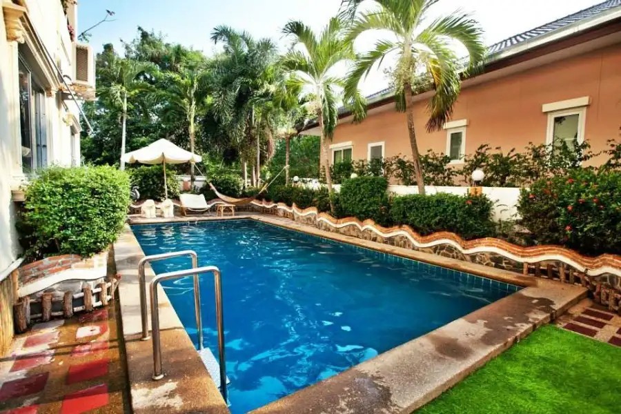 THAI ORANGE HOUSE