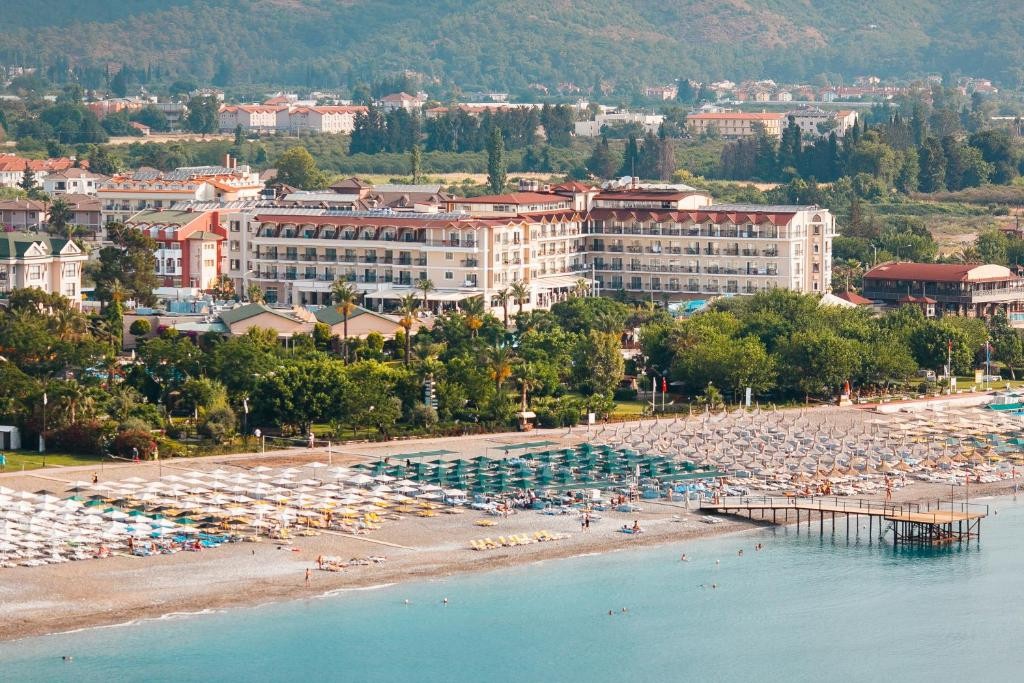 LOCEANICA BEACH RESORT HOTEL