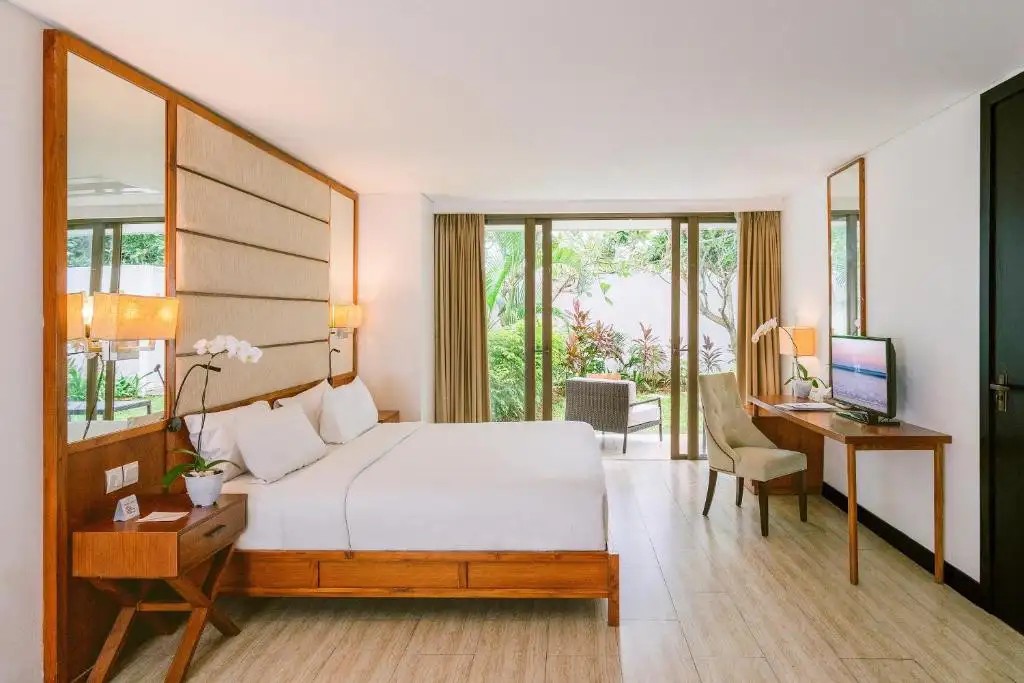 LV8 RESORT HOTEL